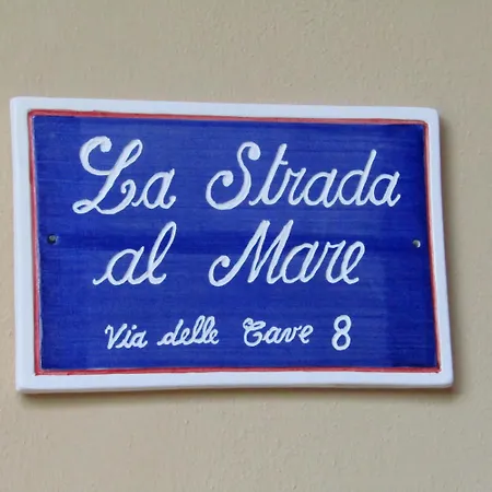 La Strada Al Mare
