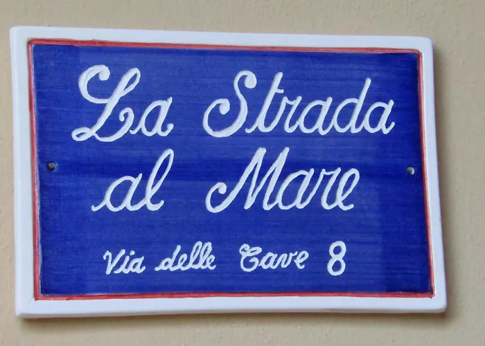 La Strada Al Mare